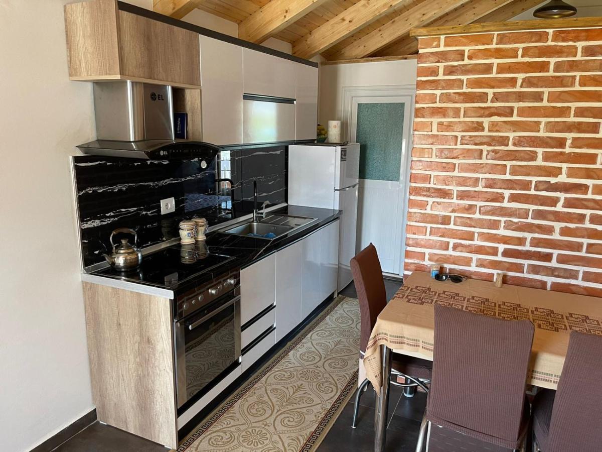 Guest Rooms Arbri Vlorë Εξωτερικό φωτογραφία