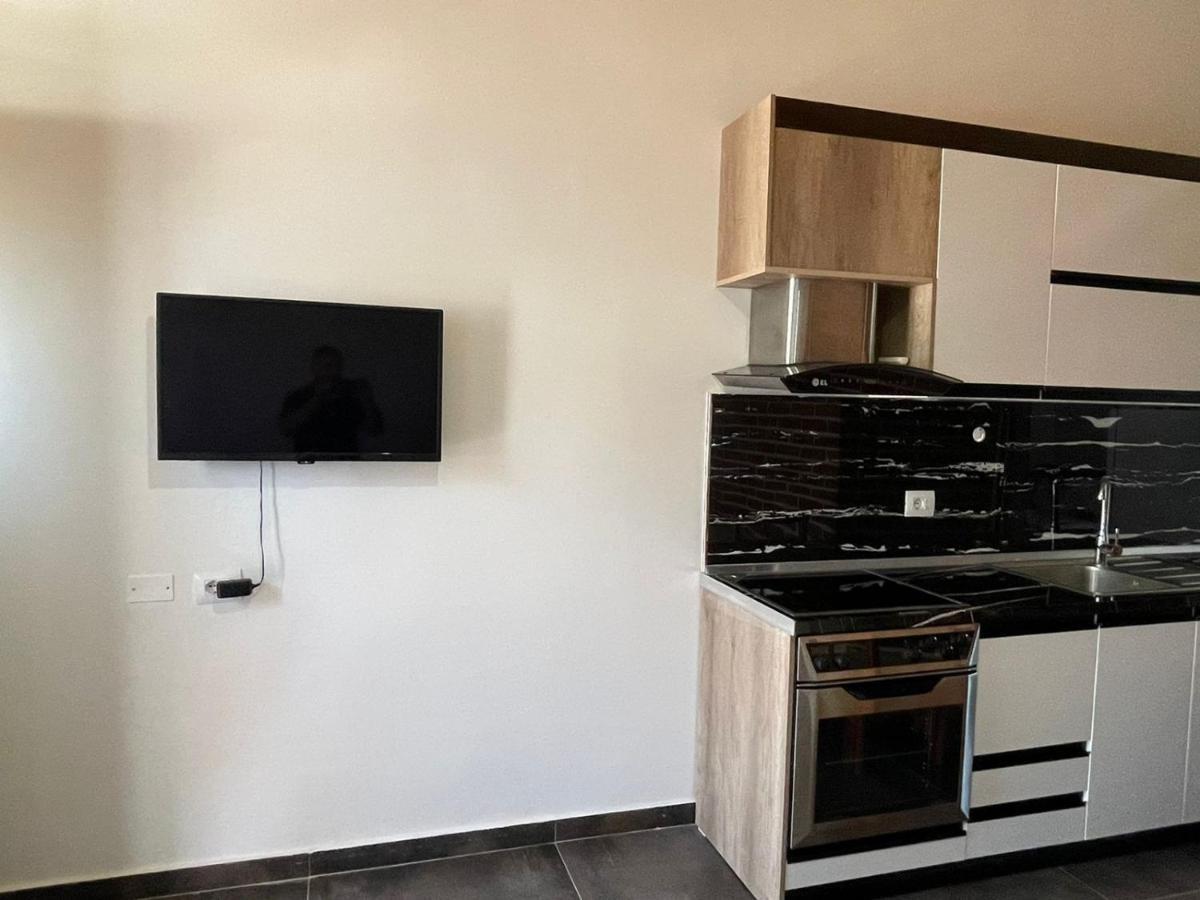 Guest Rooms Arbri Vlorë Εξωτερικό φωτογραφία