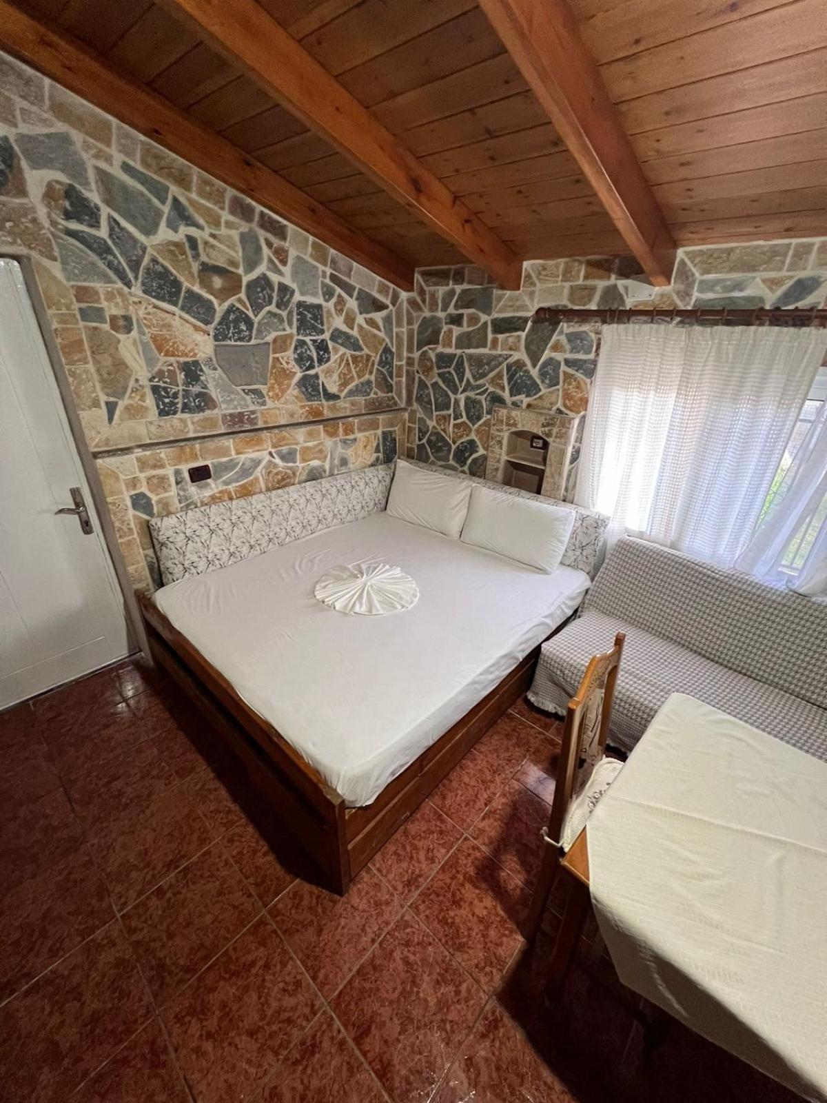 Guest Rooms Arbri Vlorë Εξωτερικό φωτογραφία