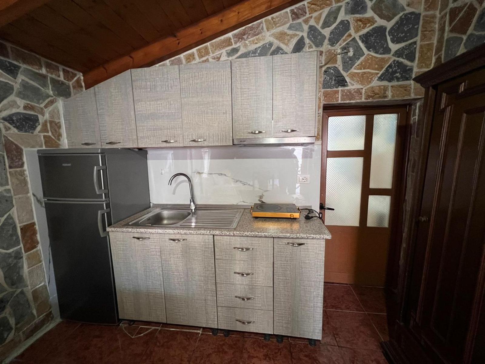 Guest Rooms Arbri Vlorë Εξωτερικό φωτογραφία