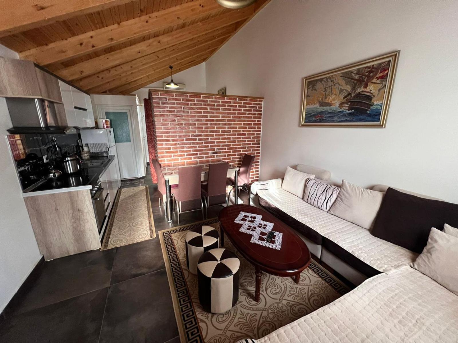 Guest Rooms Arbri Vlorë Εξωτερικό φωτογραφία