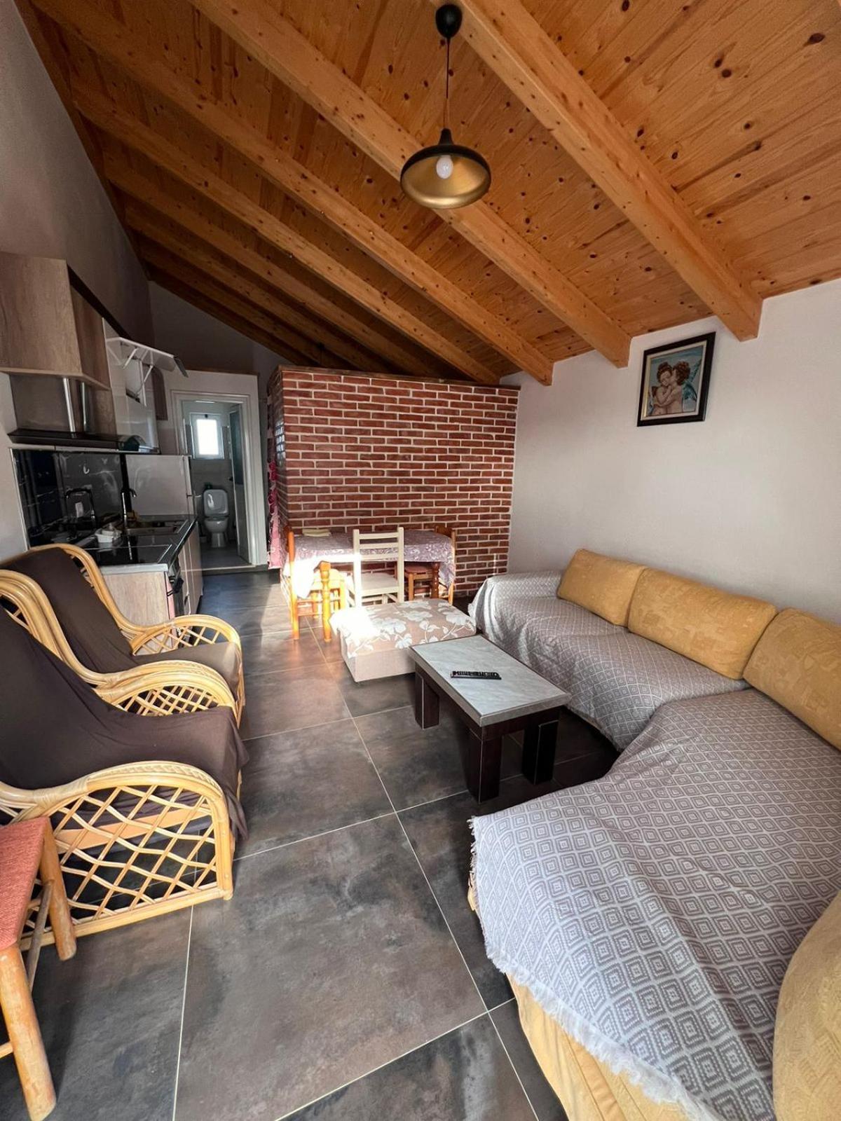 Guest Rooms Arbri Vlorë Εξωτερικό φωτογραφία
