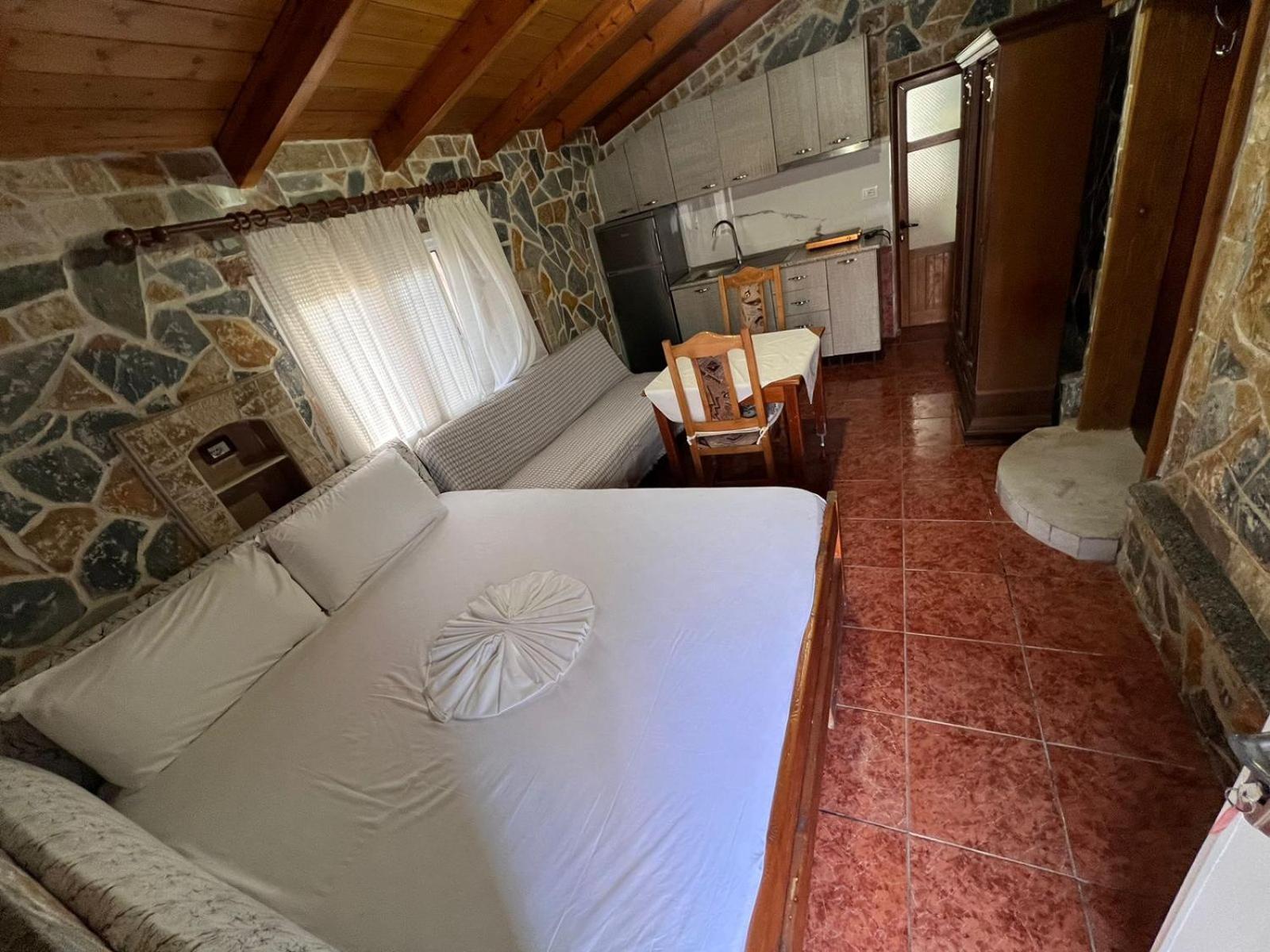 Guest Rooms Arbri Vlorë Εξωτερικό φωτογραφία