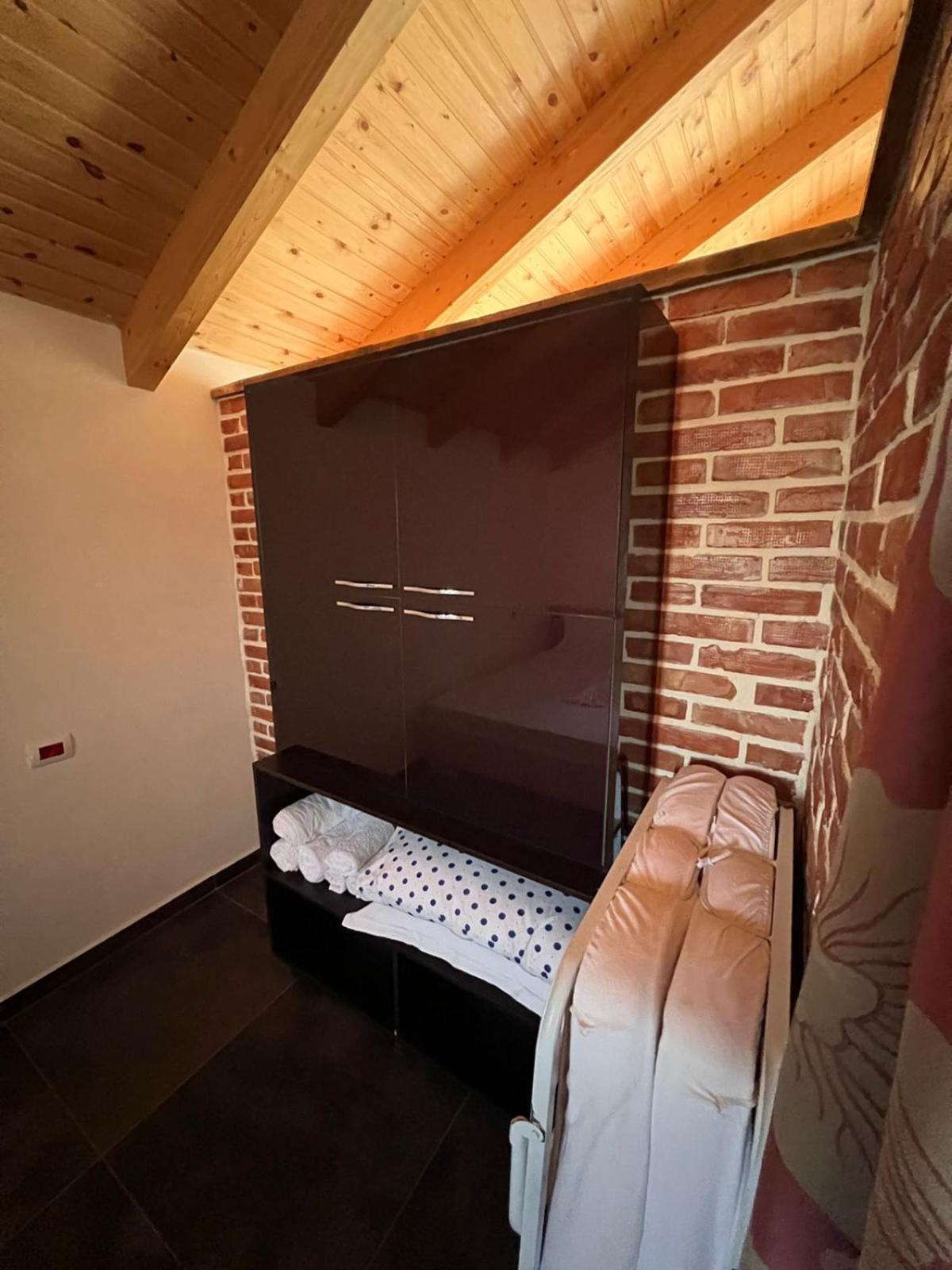 Guest Rooms Arbri Vlorë Εξωτερικό φωτογραφία