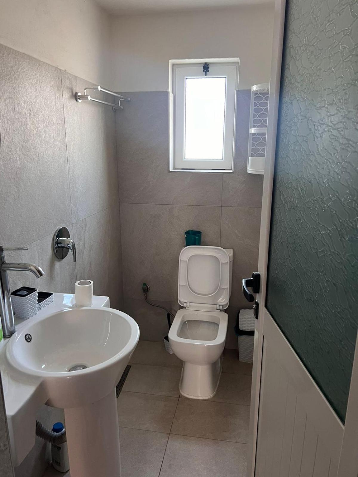 Guest Rooms Arbri Vlorë Εξωτερικό φωτογραφία